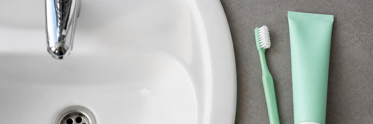 Brushing teeth with pregnancy nausea