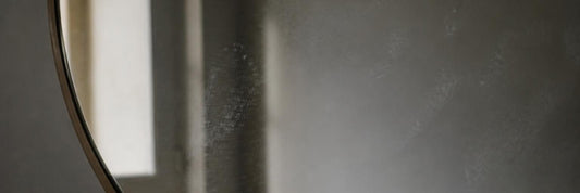 What does tartar look like on teeth?